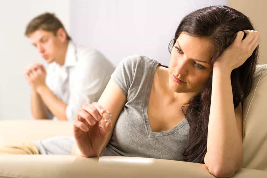 Üblen Ehekrach gehabt? Wie hässlicher Streit bewältigt werden kann